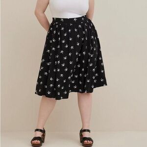 New retro chic by torrid Skater Midi Skirt - Skull Black size 1